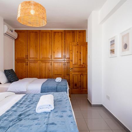 Jayde 2-Bedroom Apartment In Larnaca Esterno foto