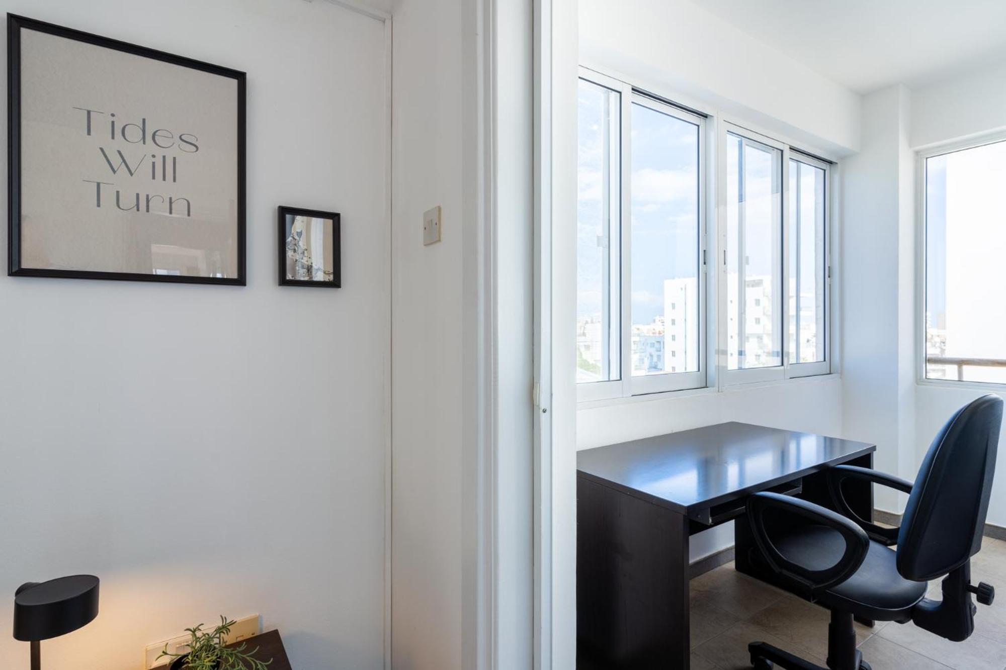 Jayde 2-Bedroom Apartment In Larnaca Esterno foto