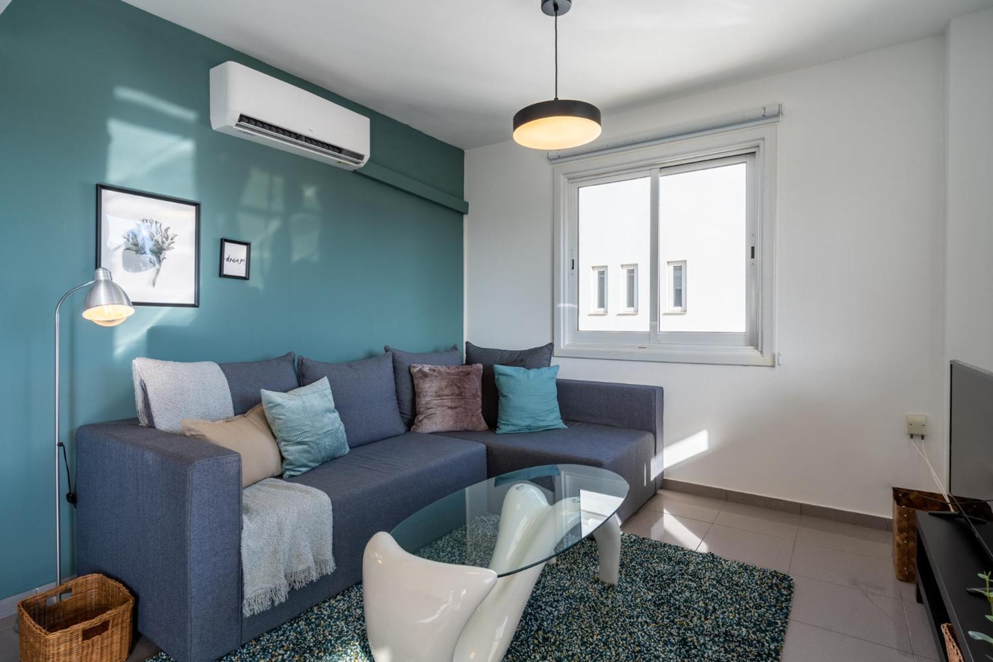Jayde 2-Bedroom Apartment In Larnaca Esterno foto