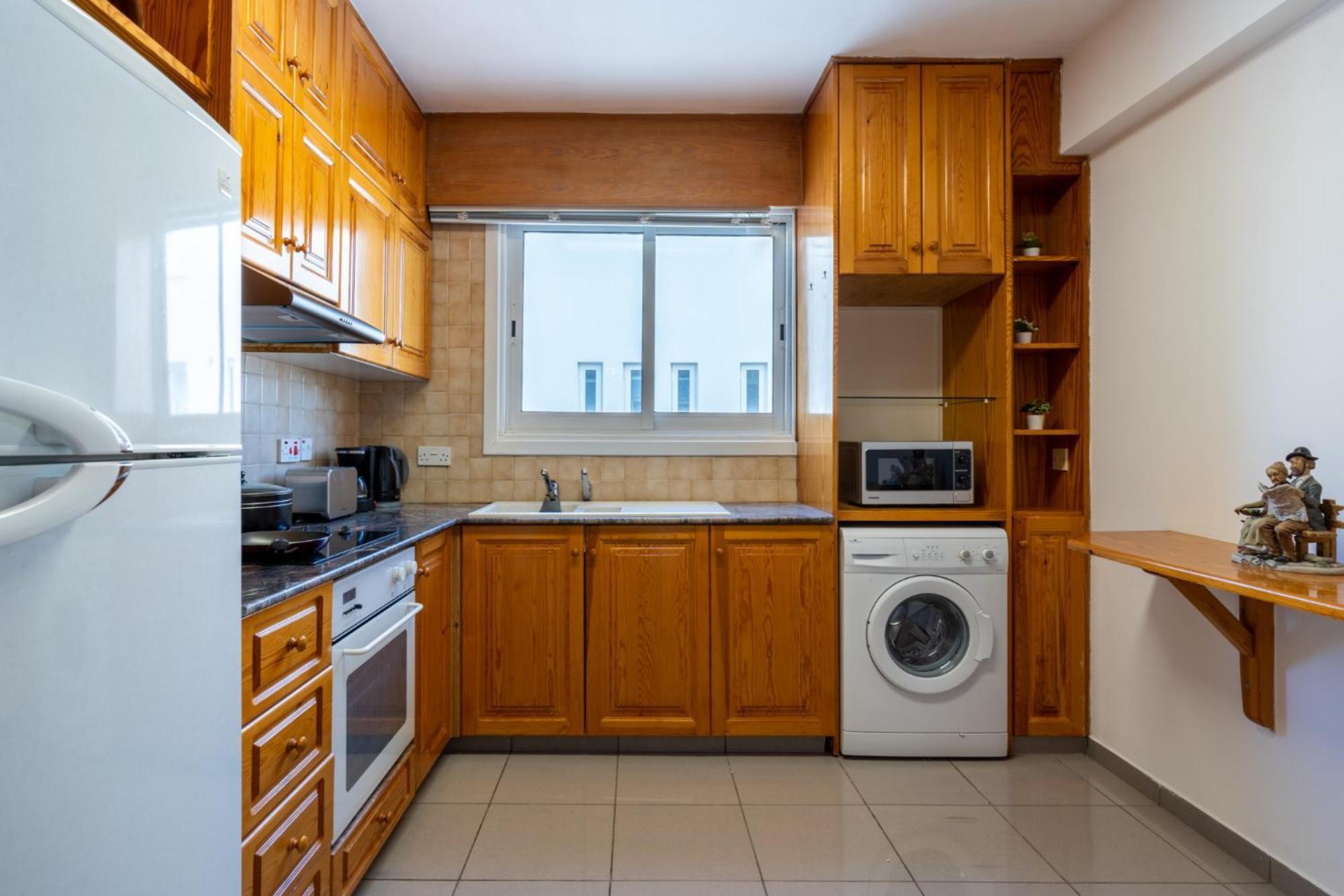 Jayde 2-Bedroom Apartment In Larnaca Esterno foto